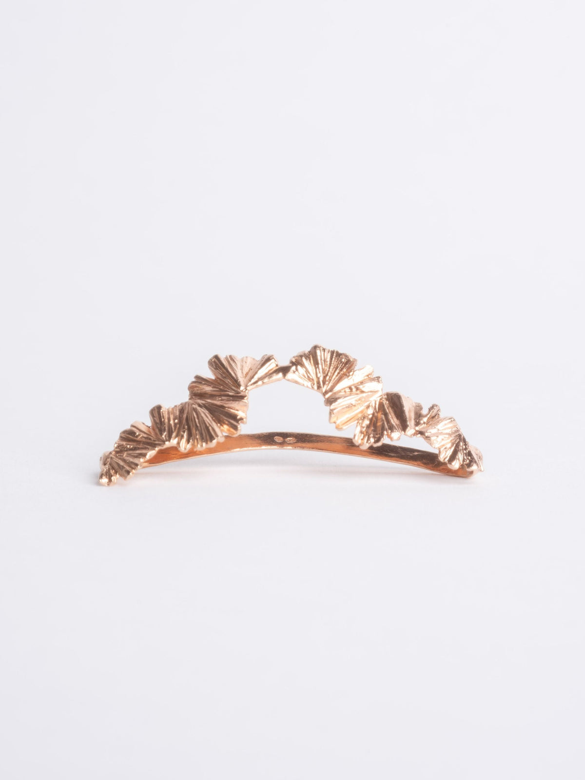 Gi ear cuff