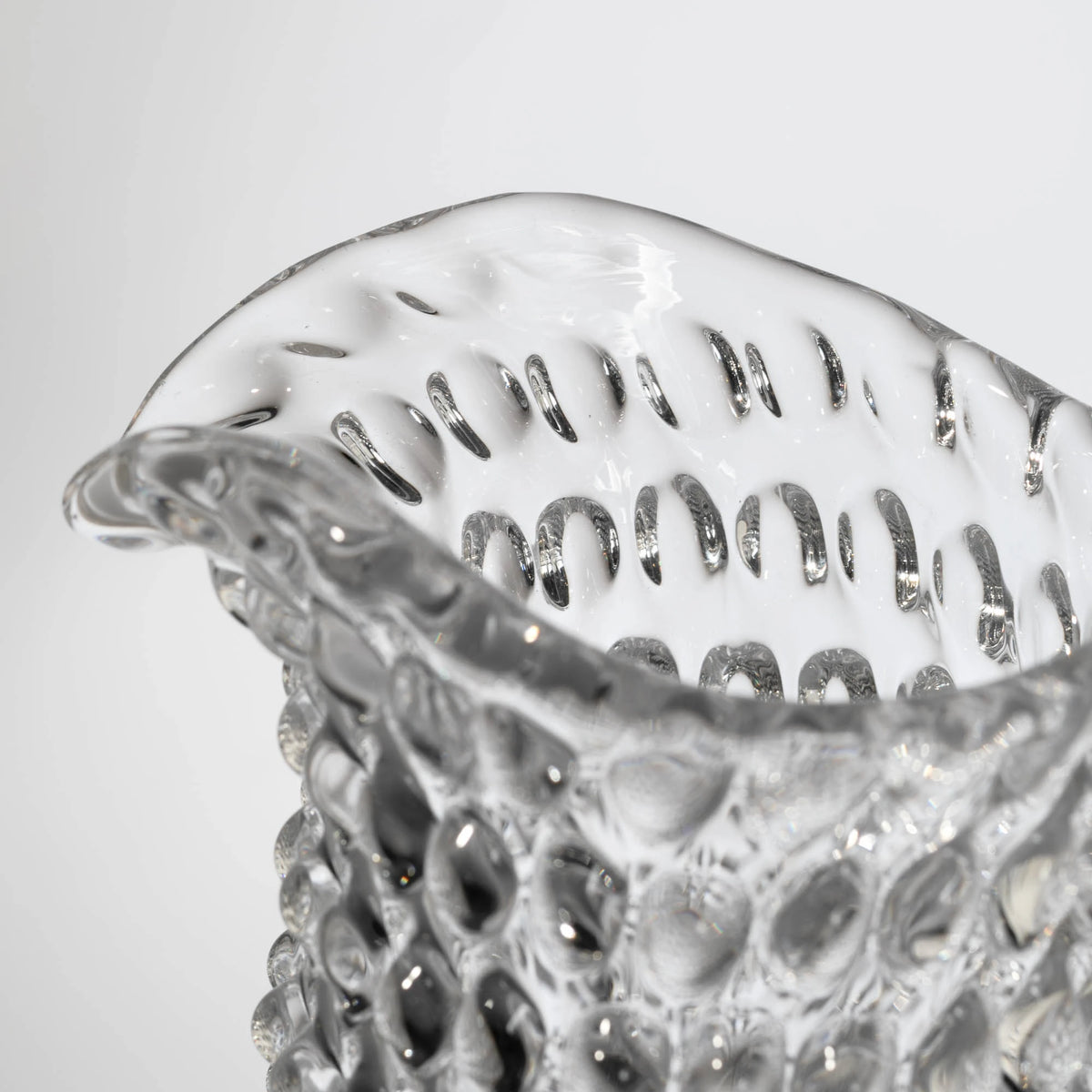 Hobnail vysoký džbán