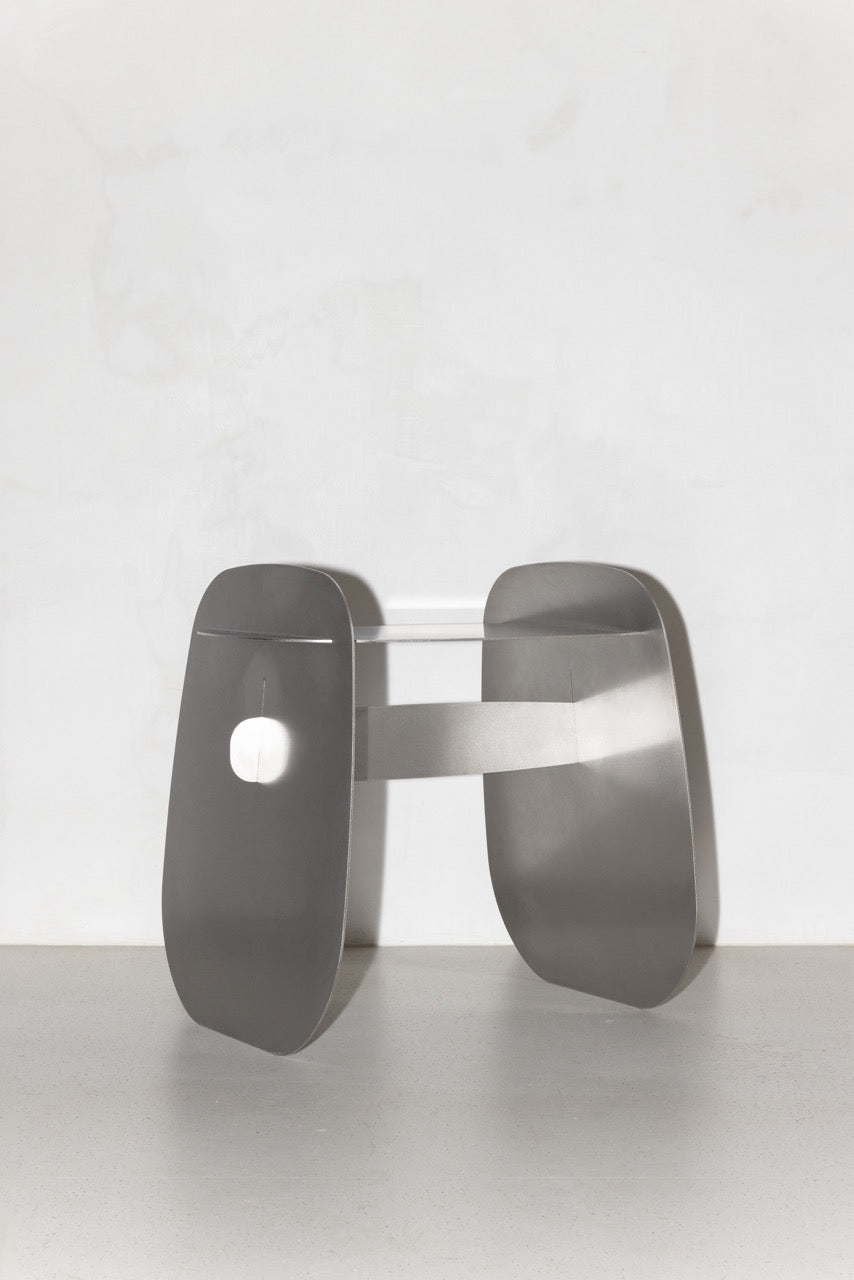Pebbles table